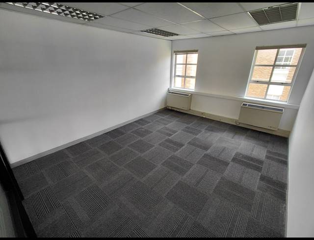 137M² OFFICE TO LET IN FOURWAYS